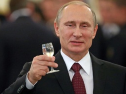 «Пил водку и закусывал какой-то колбасой»: Путин рассказал об алкогольных пристрастиях