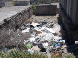 В Керчи руководство гаражного кооператива оштрафовали на сто тысяч за складирование мусора