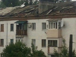 В оккупированной Горловке разбушевалась стихия: повалены деревья, снесены крыши (ФОТО)