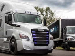 Американская фирма Freightliner представила два электрических грузовика