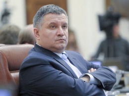 Аваков хочет временно запретить жителям Донбасса участвовать в выборах