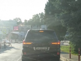 В Севастополе заметили элитное авто с номерами Верховной Рады (ФОТО)