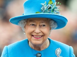 Королева Елизавета II перенесла операцию на глазах