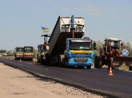 Андрей Гордеев проинспектировал ремонт дороги в Голой Пристани