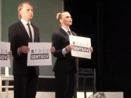 Артисты каменского театра присоединились к акции в поддержку Сенцова