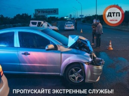 В Киеве, на Позняках, произошло серьезное ДТП, четверо пострадавших