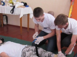 Будущие медики прошли в Чернигове специальную тренировку