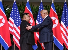 Историческая встреча Трампа и Ким Чен Ына - долго жали руки, но говорили менее часа