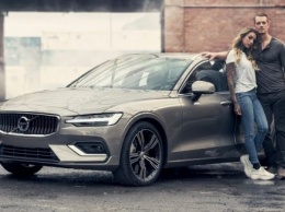 Volvo нарисовал портрет современной семьи в рекламе V60