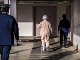 Японские пенсионеры мечтают попасть в тюрьму