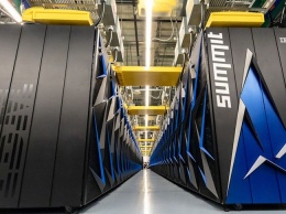Американский суперкомпьютер отобрал звание быстрейшего в мире у китайского собрата