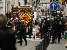 В Париже вооруженный террорист захватил заложников: идет полицейская спецоперация