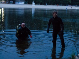 В киевском Гидропарке утонул мужчина, который пытался переплыть пролив