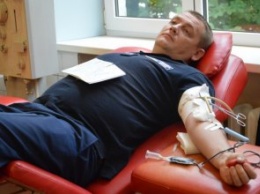 Спасатели Днепропетровщины приняли участие в акции к Международному дню донора крови (ФОТО)