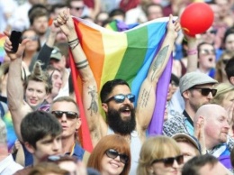 Минюст поддерживает узаконивание гражданских партнерств для однополых пар