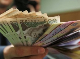Украину заполонили фальшивые деньги: самые популярные - 100 и 500 гривен