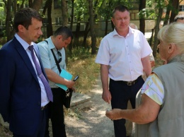 Глава администрации Керчи провел проверку района Аршинцево
