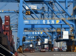 Трамп вводит штрафные пошлины на товары из Китая