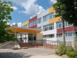 В Синельниково реконструируют школу
