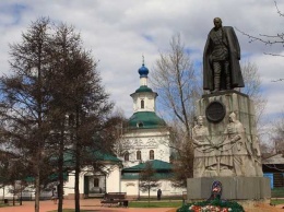 В Иркутске группа горожан требует сноса памятника Колчаку