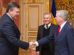 DW: Политики в Европе получили миллионы за лоббирование Януковича