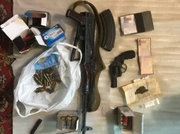 В Олешках сотрудники СБУ изъяли оружие и боеприпасы