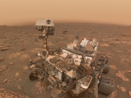 Марсоход Curiosity сделал селфи на фоне песчаной бури