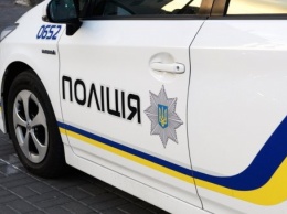Полицейское авто без водителя выехало на дорогу в Черновцах (видео)