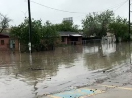 Юг США атаковала непогода: затоплены дороги, дома