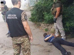 На территории Одесского военного госпиталя гражданин купил пистолеты Макарова у матроса