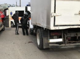 В Запорожье судили водителя грузовика, переехавшего на остановке женщину