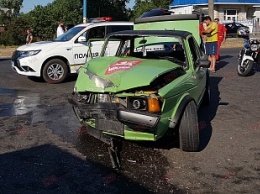 В Бердянске легковой автомобиль взял на таран грузовик