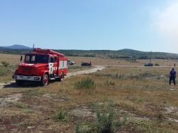 Пожарные ежедневно ликвидируют в Крыму более 40 загораний сухой растительности