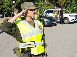 На дежурство с оркестром: в Бердянске новобранцы Национальной гвардии заступили на службу
