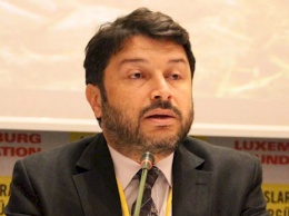 Глава филиала Amnesty International в Турции останется под стражей