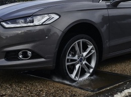 Новый Ford Focus научат распознавать выбоины на дорогах