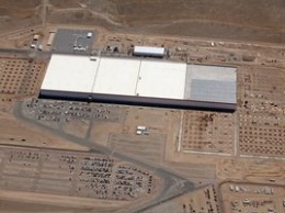 Омелян хочет убедить Илона Маска построить в Украине Gigafactory