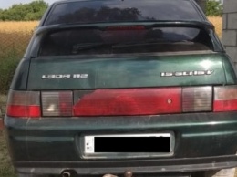 В Болградском районе пограничники обнаружили угнанный автомобиль. Фото
