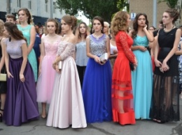 Какими нарядами мелитопольские выпускники удивляли (фото)