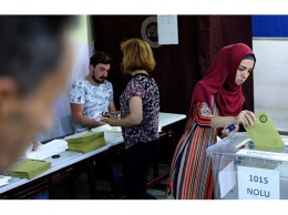 Турция выбирает: в стране проходят президентские и парламентские выборы