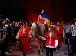 Украинский боксер Беринчик выехал на ринг верхом на коне(видео)