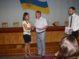 На Днепропетровщине молодые ученые получили именные стипендии