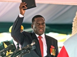 В Зимбабве пытались убить президента, ранены 49 человек (ВИДЕО)