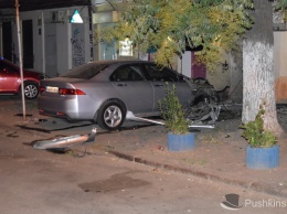 Покушение на убийство: подробности ночного взрыва в центре Одессы