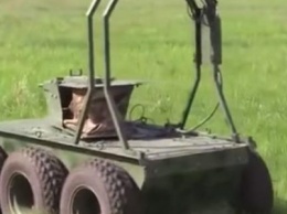 Робот «Мисливець» испытывают черниговские военные. Он может стрелять из пулемета по оккупантам