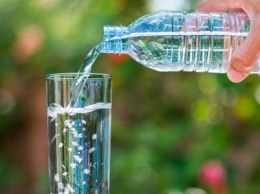 В пиве и бутилированной воде обнаружили опасный химикат