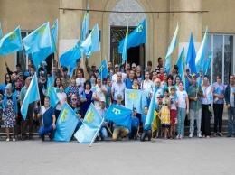 В Геническом районе отметили День крымскотатарского флага