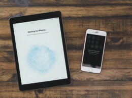 Apple придумала крутой способ передачи данных и денег между двумя iPhone