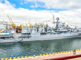 Новые катера, поднятие флагов и военная техника: как в Одессе отпраздновали день ВМС Украины (фоторепортаж)
