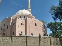 Опубликованы кадры осквернения Соборной мечети в Белогорске (ВИДЕО)